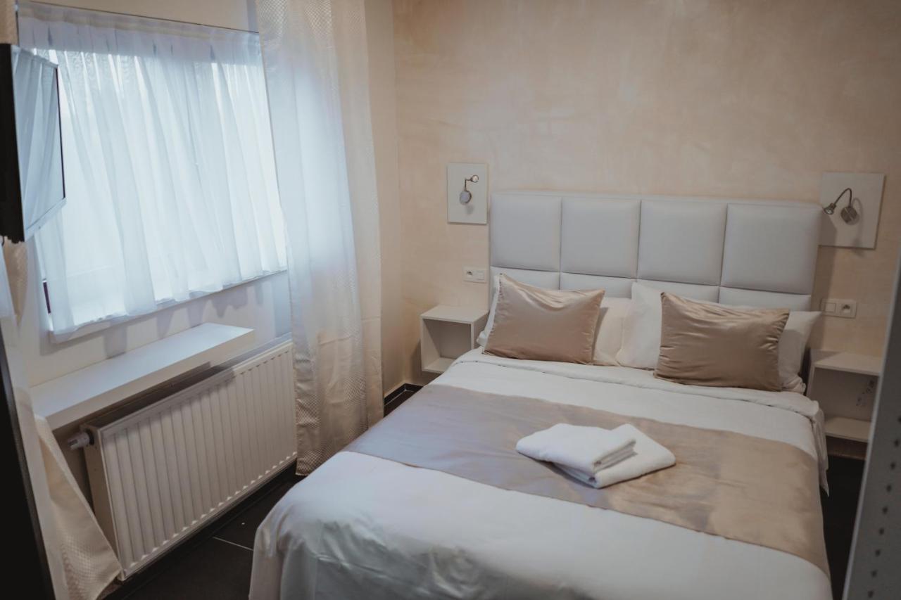 Hotel Onyx Expo Jette Luaran gambar