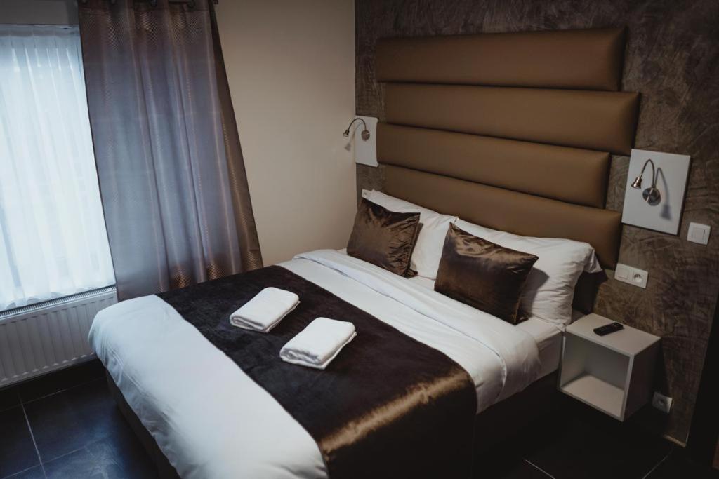 Hotel Onyx Expo Jette Luaran gambar