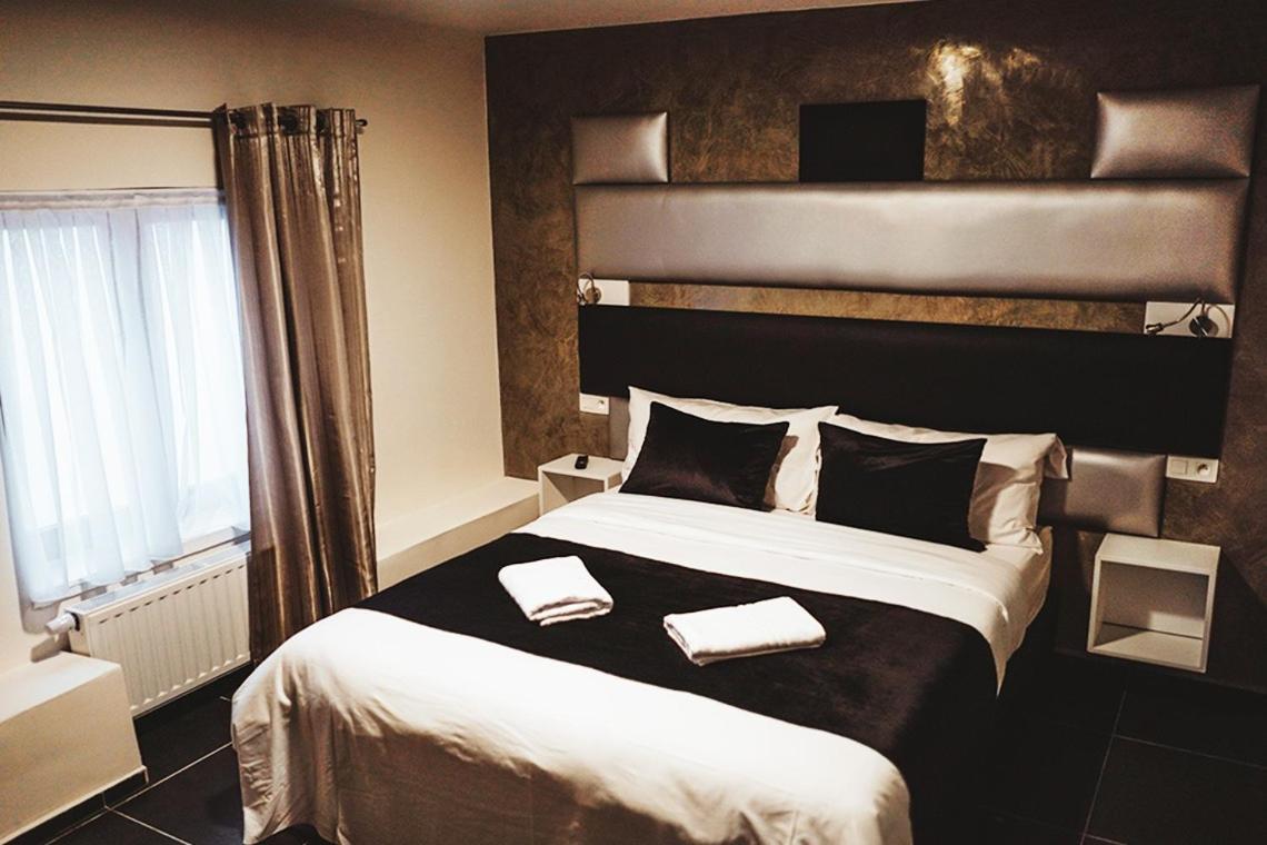 Hotel Onyx Expo Jette Luaran gambar